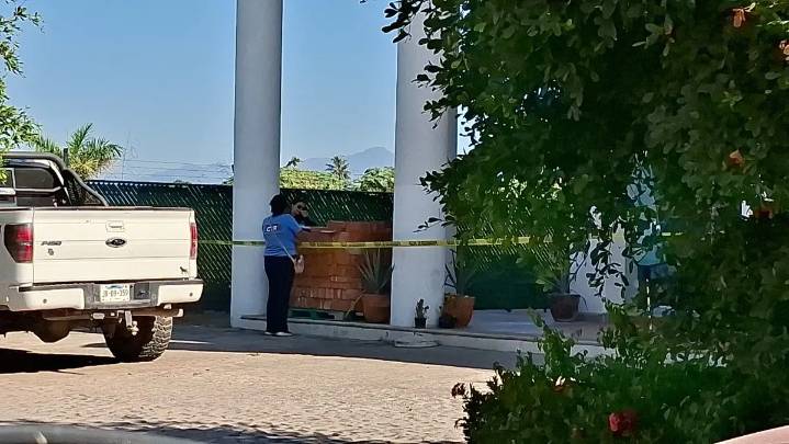 Hallan sin vida a velador de Plaza Real Ixtapa