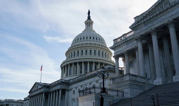 La mayoría republicana del Senado propone nueva resolución para acabar con el cierre parcial del gobierno federal