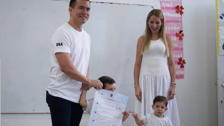 Ecuadorian voters reject proposals to host foreign military bases and rewrite the constitution