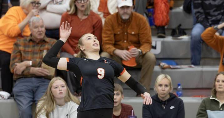 'Third time is a charm': Billings Senior downs Billings West in volleyball playoff
