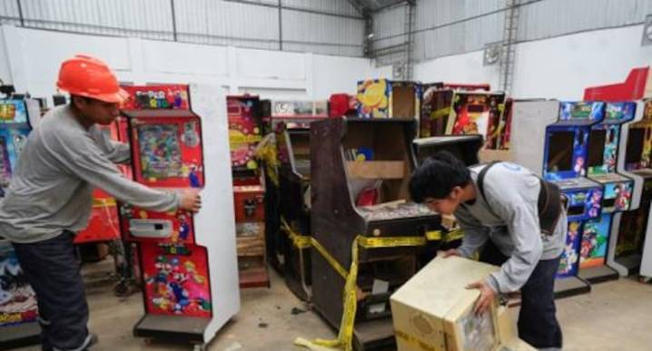 Mincetur: Destruyen 557 máquinas tragamonedas en nueve regiones del país