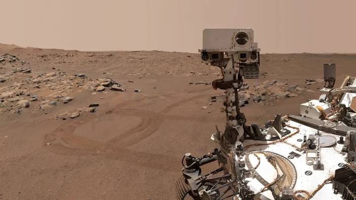 NASA rover spots something on Mars that doesnt belong there