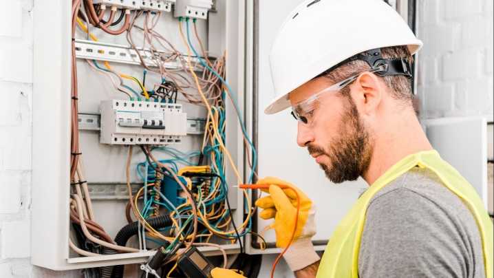 Importante empresa busca técnico electromecánico y electricista en San Juan