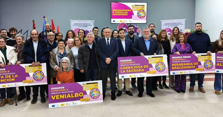 Carbajosa gana el primer premio del 'Gran TIC del Verano' y lo invierte en su aula de informática