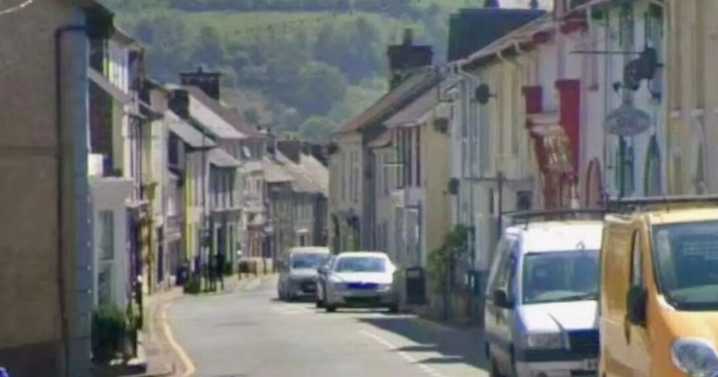 Woman falls from window during immigration raid on takeaway