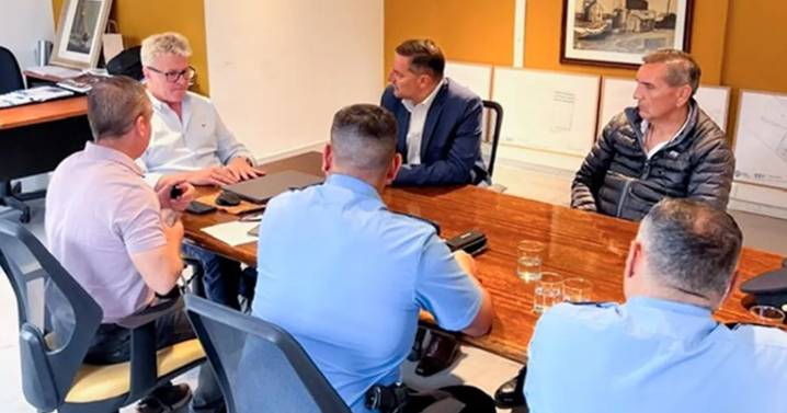 El ministro de Seguridad respaldó al intendente de Plaza Huincul luego de la amenaza que sufrió