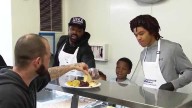 Current, former Ravens players give back ahead of Thanksgiving