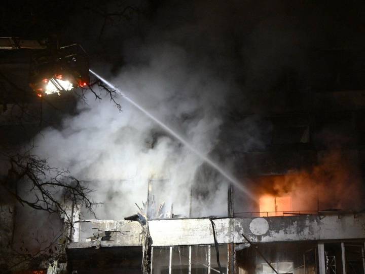 Russia, Ukraine exchange strikes, testing potential peace talks