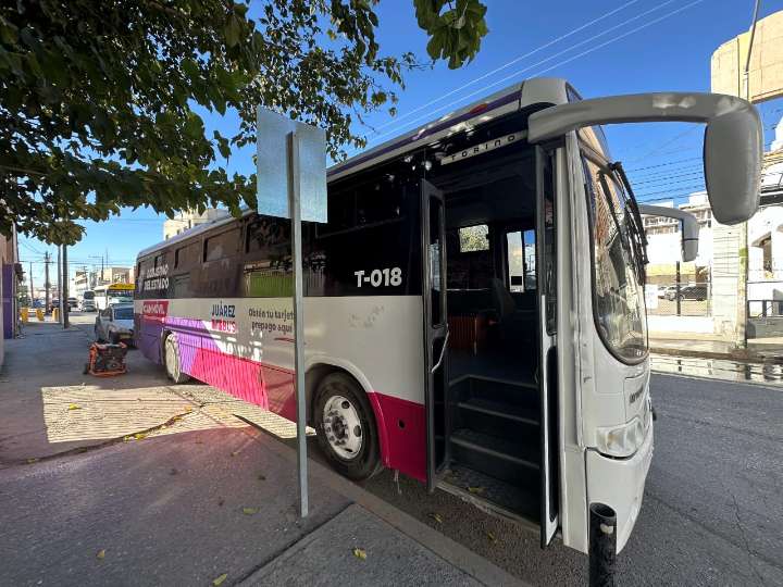 Beneficia CAM Móvil del JuárezBus a estudiantes del Cobach y trabajadores de maquilas