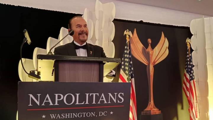 Pedro Rodríguez recibe reconocimiento internacional por su compromiso con la niñez de Atizapán de Zaragoza