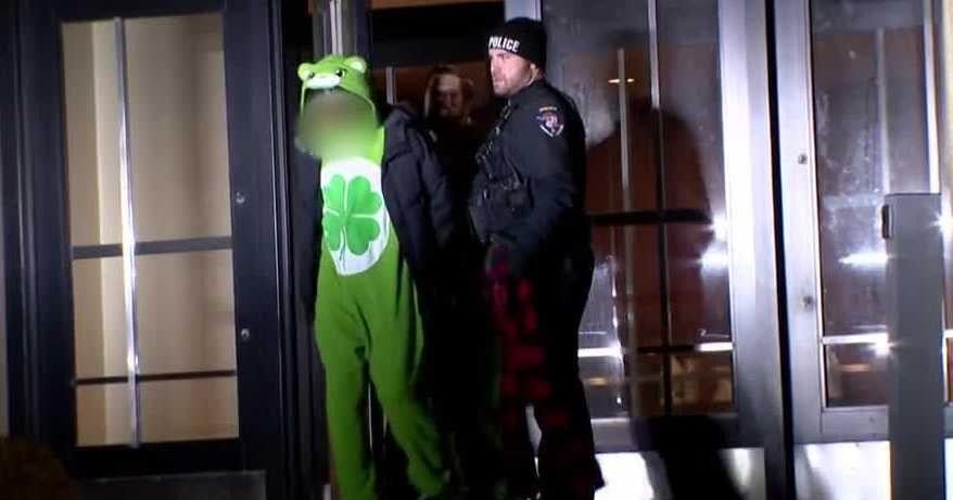 7 people, some in costumes, arrested at vacant hotel