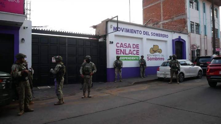 Bajo resguardo militar Grecia Quiroz llega a Uruapan