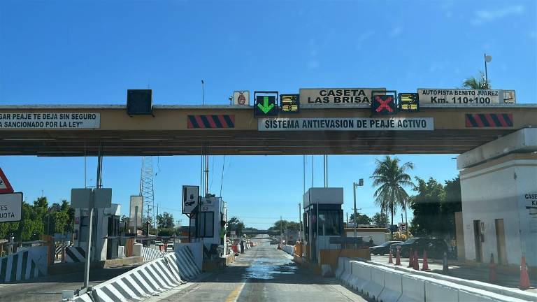 Cierran circulación en casetas del centro y norte de Sinaloa; en Las Brisas sí hay paso libre