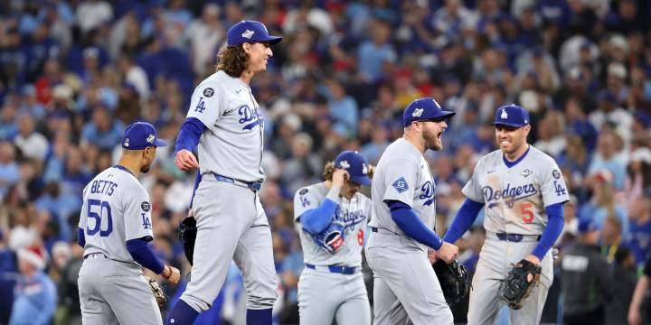 Tyler Glasnow records first save of 2025 World Series