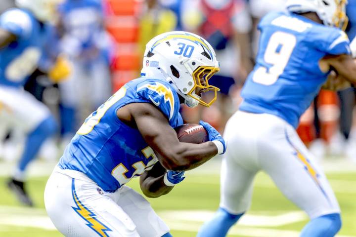 Kimani Vidal, Kyle Monangai, Devin Singletary: Start ‘Em, Sit ‘Em Picks for Fantasy Football Week 10