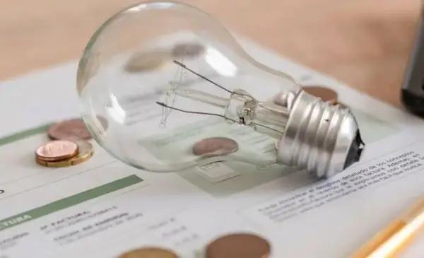 Tarifas de luz: los hogares pagarán más que la industria, por una nueva medida