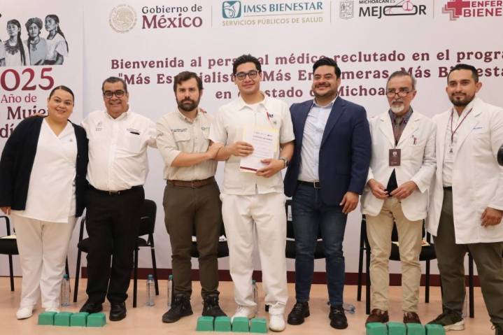 Plan Michoacán incorpora 244 profesionales de la salud para fortalecer atención en...