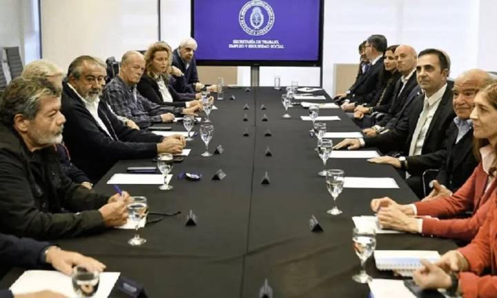 Las 10 medidas de la reforma laboral de Milei que generan tensión con la CGT