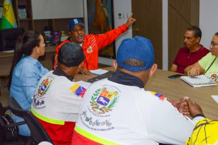 Alcaldía busca consenso con delegados sindicales para organizar el servicio de mototaxis en Mariño