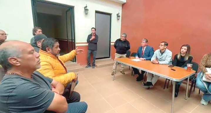 Se caldean los ánimos en Pozos