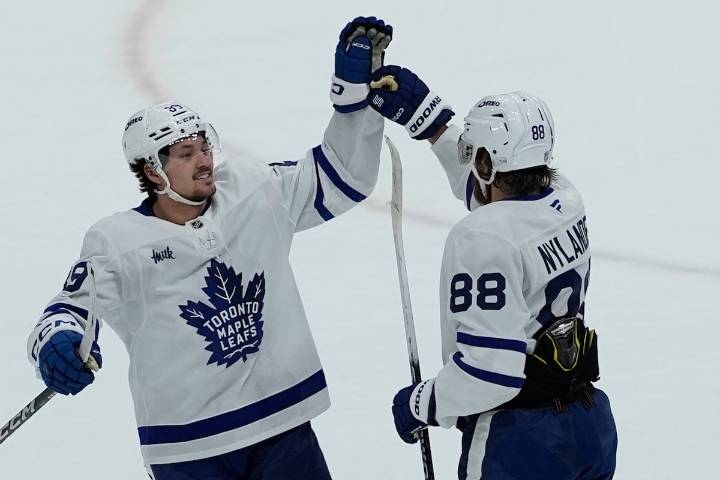 Nylander sets team OT goals record as Leafs beat Blue Jackets