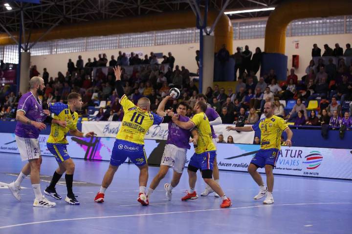 28-30. El Ciudad Real asalta la cancha del BM Guadalajara