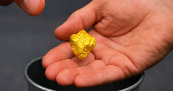 Una fortuna oculta: el producto que está en tu cocina, contiene oro de 22 quilates y puede valer miles de dólares