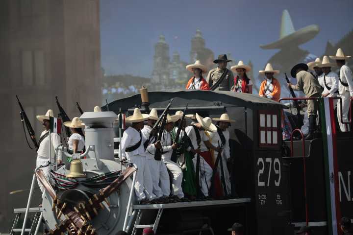 Sheinbaum defiende la Revolución y rechaza intentos de 'restaurar privilegios para unos cuantos'