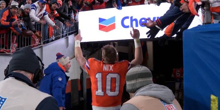 Inside the Broncos lockeroom: Broncos look to take control of the AFC West vs. the Chiefs