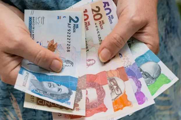 ¿Alcanzará $1,8 millones? — Pronóstico clave sobre el salario mínimo 2026 en Colombia