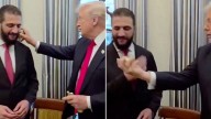 "¿Cuántas esposas tiene?": Trump bromea con el gobernante de Siria y le regala su colonia (VIDEO)