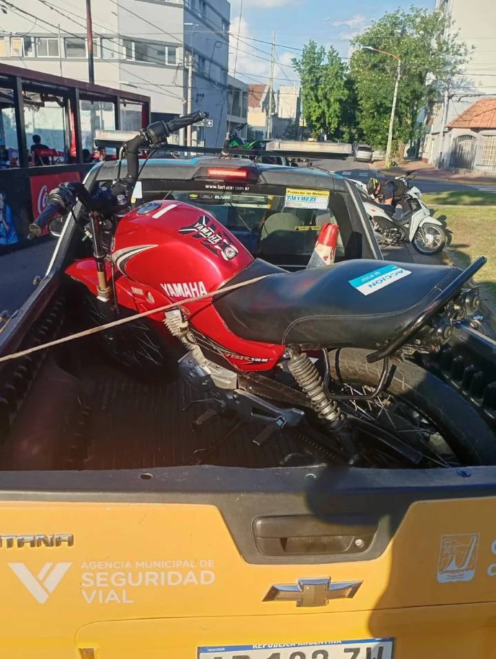 Seguridad vial: avanzan con nuevos controles en patentes y luces reglamentarias