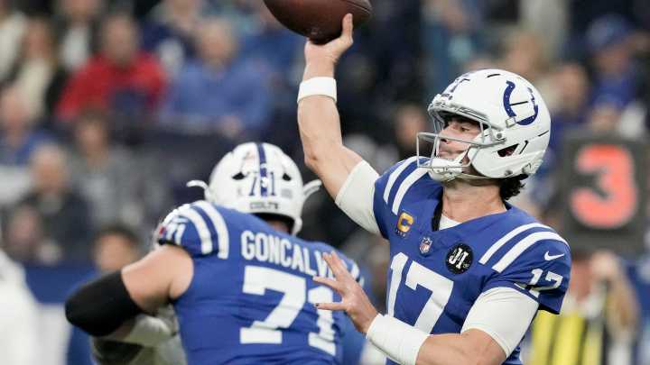 What did Daniel Jones do in Week 12? Colts QB's stats today vs. Texans