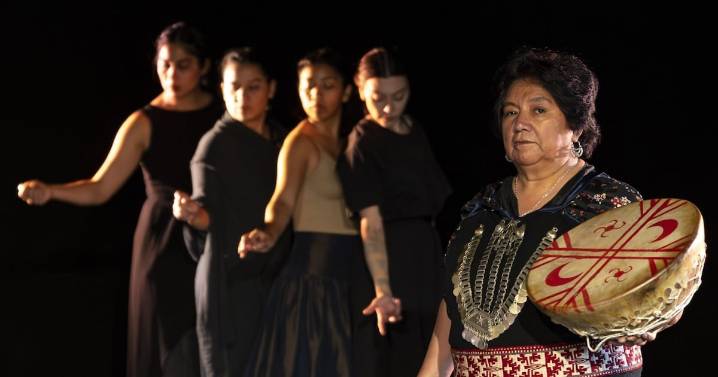 Montaje inmersivo y ceremonial honra a las mujeres originarias en el GAM