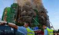 Sube a 36 el número de fallecidos en el incendio de varios edificios en Hong Kong