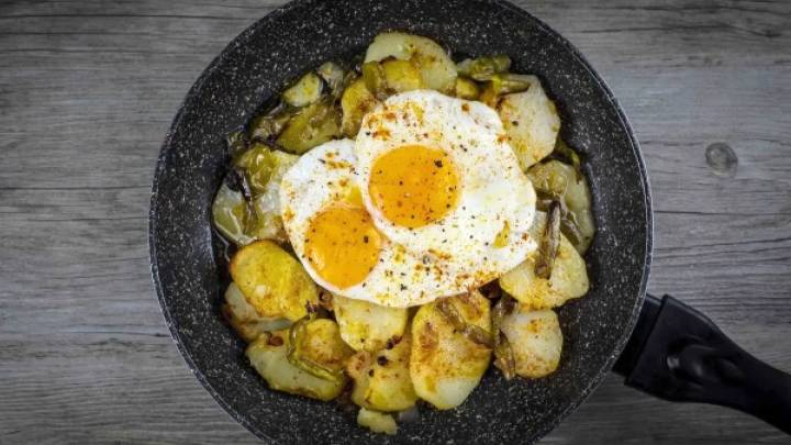 Patatas a lo pobre, una receta barata, deliciosa y fácil de hacer en casa con 4 ingredientes principales