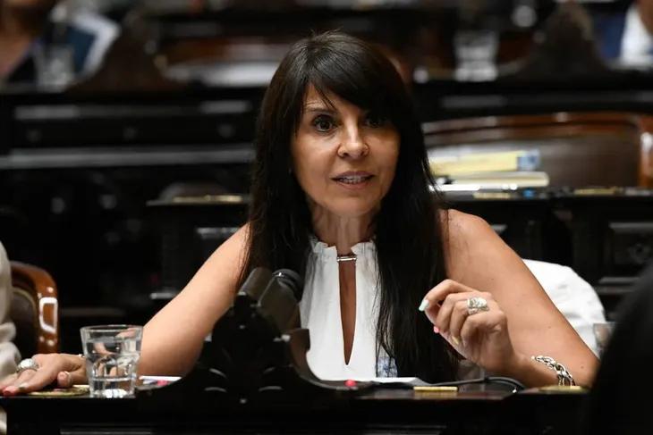 LLA suma votos para lograr que se incorpore al Senado Lorena Villaverde, vinculada a "Fred" Machado