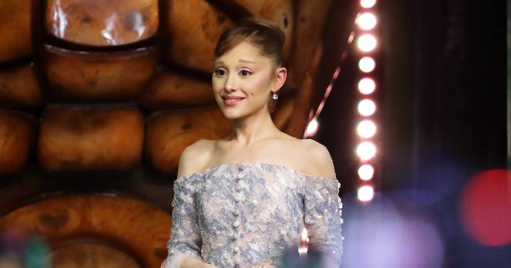 Man who rushed Ariana Grande at 'Wicked: For Good' premiere is banned from Singapore