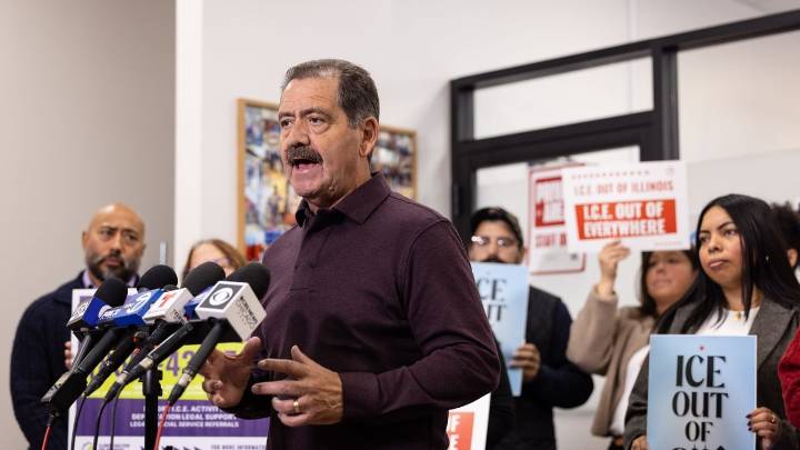 House reprimands Illinois congressman over succession plan, angering Democrats