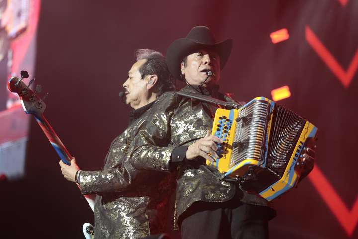 Los Tigres del Norte: Trump debe tomar “otro camino más abierto para el bien de todos”