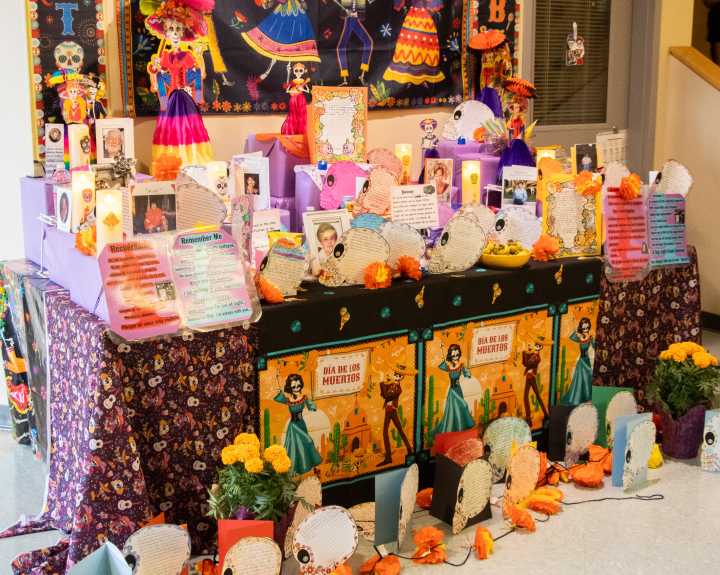 Salem students remember departed pets, relatives at school ofrendas