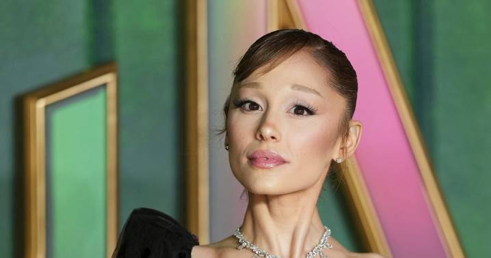 Ariana Grande, Cher team up for 'SNL' in December