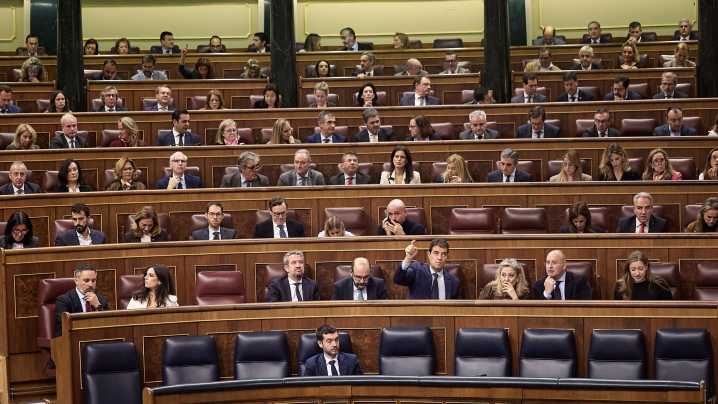 Junts salva al Gobierno con su abstención en la votación para cerrar la centrales nucleares