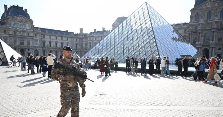 Louvre heist: 2 suspects are a couple, prosecutor says