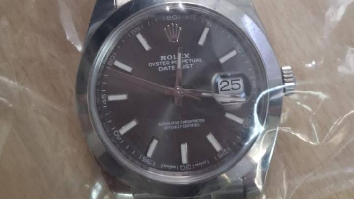 Arrestada una mujer por intentar vender un reloj Rolex robado en el Hospital Insular de Gran Canaria