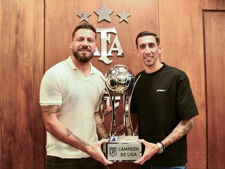 Di María tuvo una "premonición" del título de Rosario Central: se acercó a Lionel Messi en la tabla de los argentinos más ganadores y es Top 10 mundial