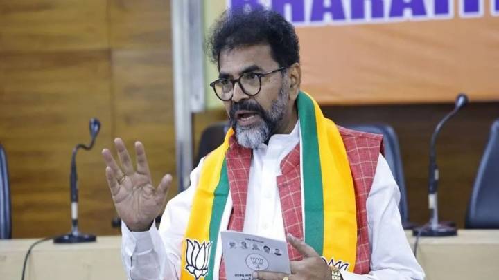 Cash, property, cars: BJP alleges horse-trading within ruling Congress in Karnataka