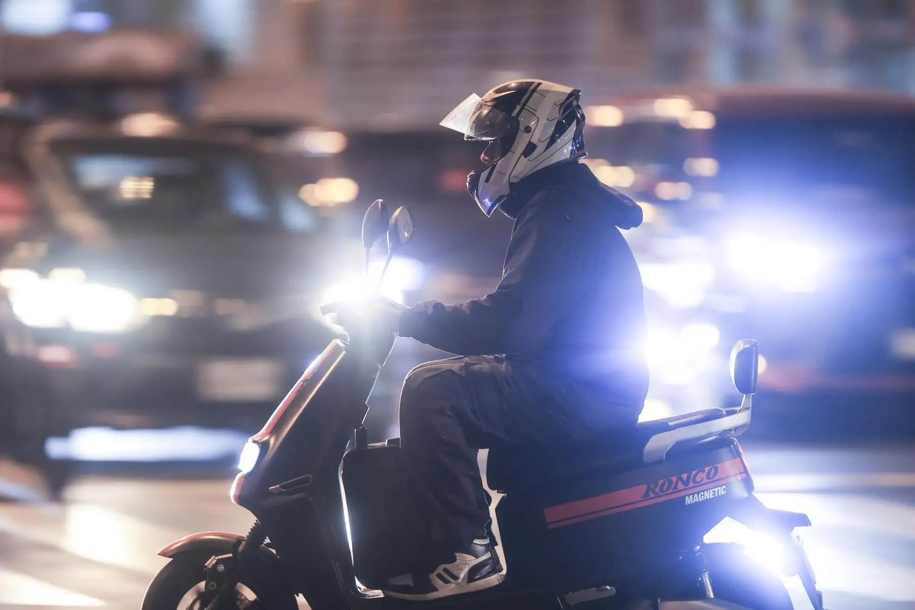 MTC actualiza reglamento sobre uso de chalecos y cascos para conductores de motocicletas