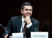 Spy chief warns of increasing violent radicalization of children