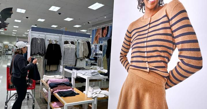 National Retail Federation predicts first $1 trillion holiday shopping season